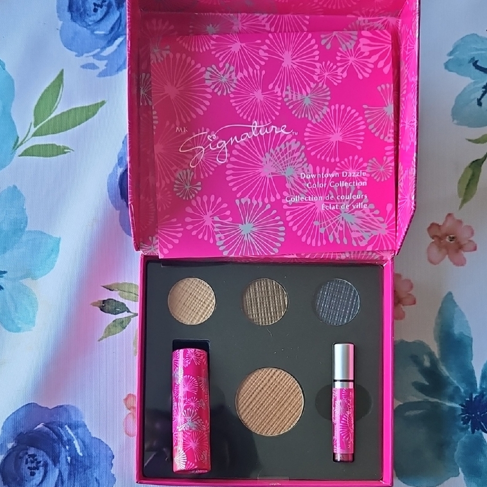 Signature Pink and Gold Eyeshadow Set